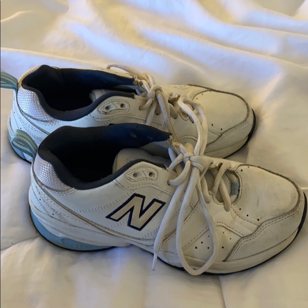 new balance tennis shoes